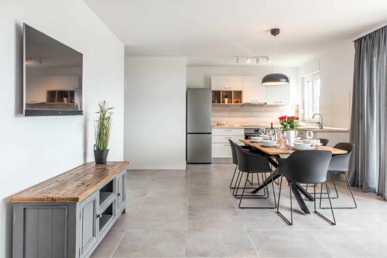 Lion'S Beach Apartment โปดสตรานา ภายนอก รูปภาพ