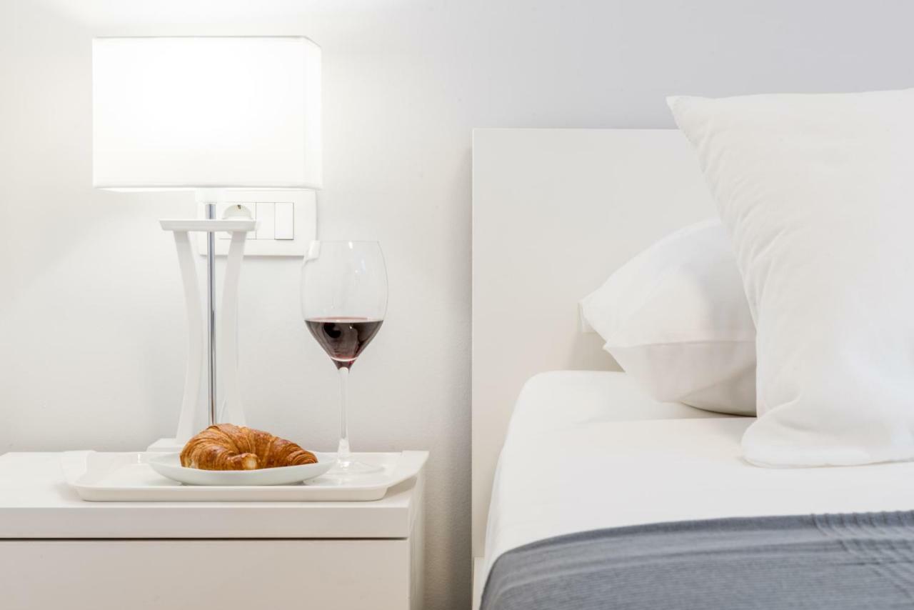 Lion'S Beach Apartment โปดสตรานา ภายนอก รูปภาพ